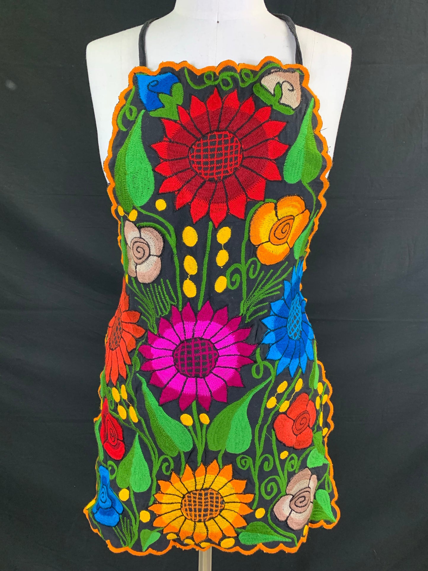 Embroidered Apron, Mandil Bordado