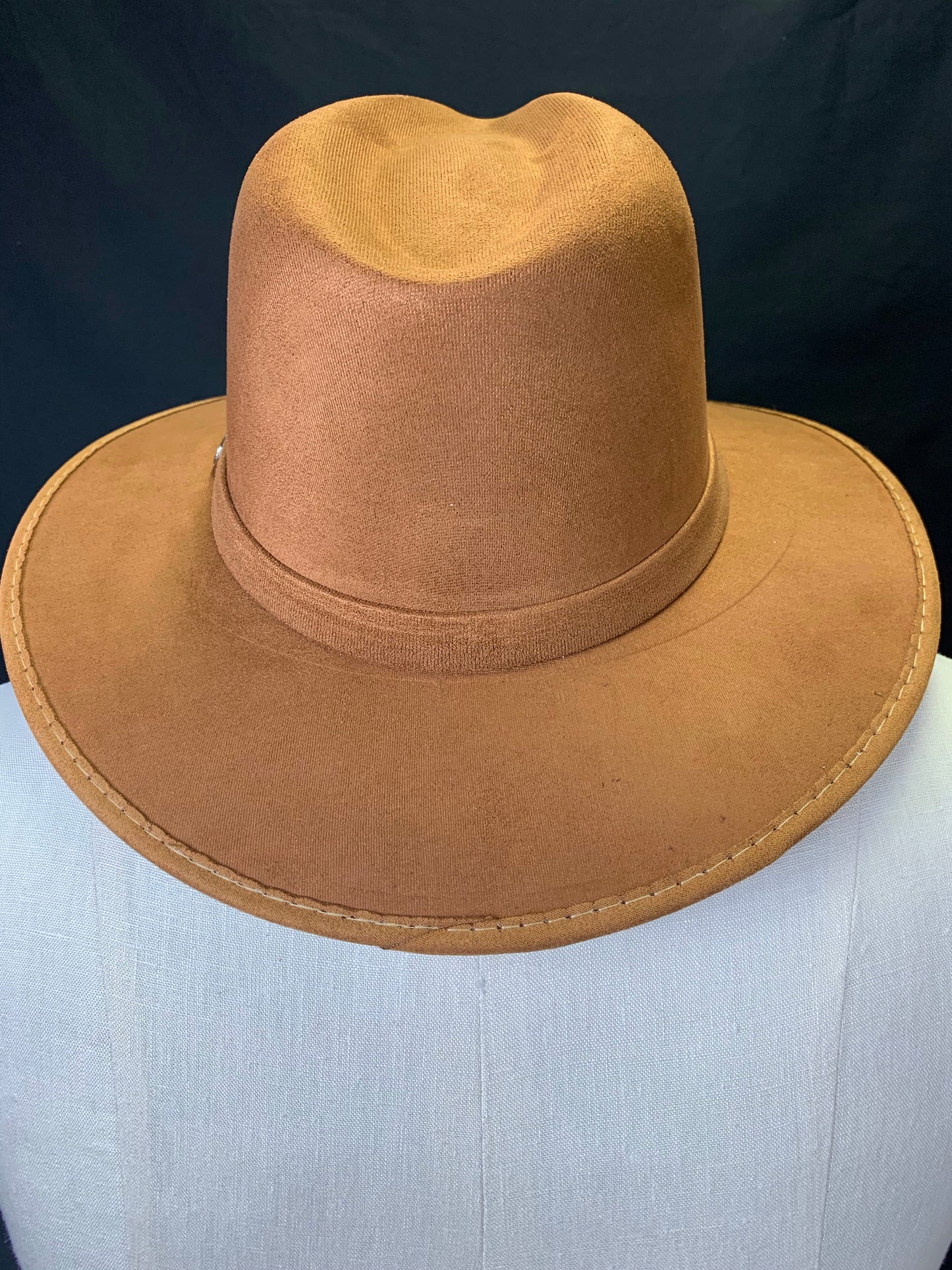 Suede Hat, Sombrero de Gamuza