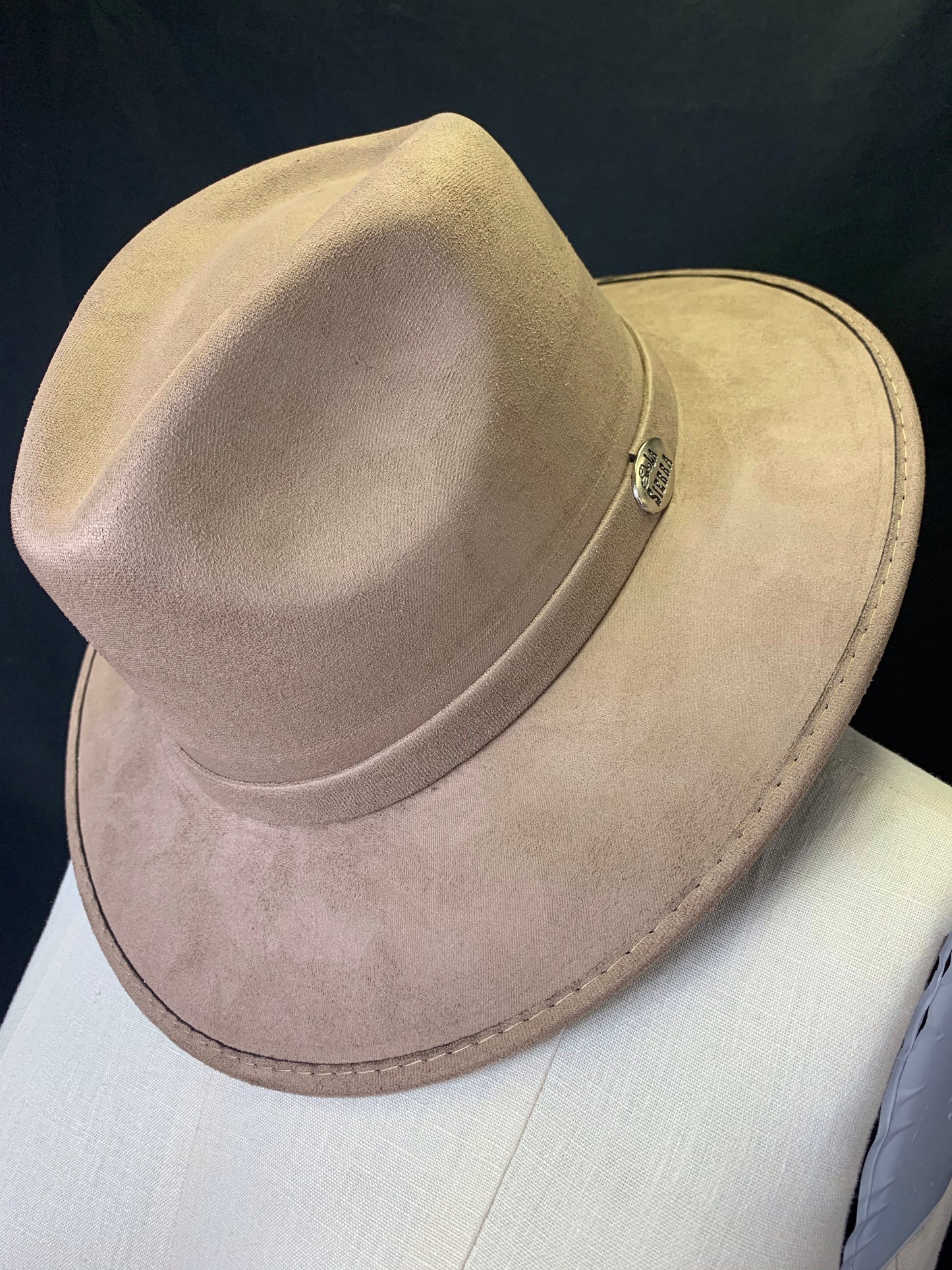 Suede Hat, Sombrero de Gamuza