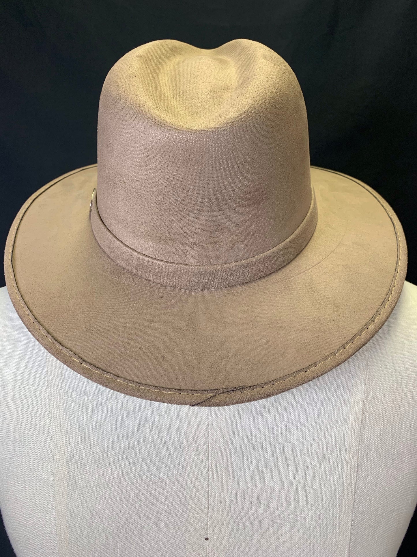 Suede Hat, Sombrero de Gamuza