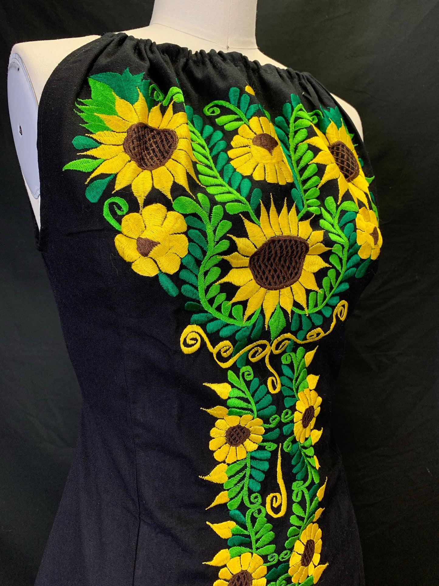 <transcy>Vestido Lea Halter Sunflower</transcy>