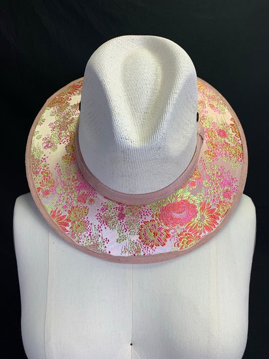 Lucia Sombrero Bordado, Lucia Embroidered Satin Hat