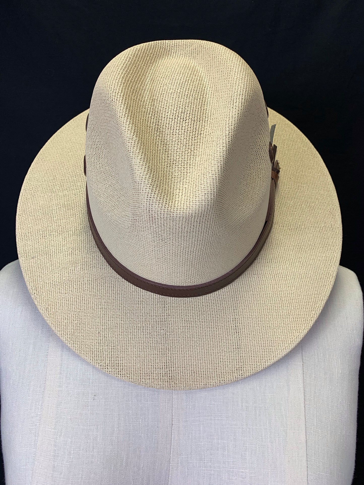 Sombrero Mexicano Con Banda de Piel Café, Mexican Hat with Brown Leather Band